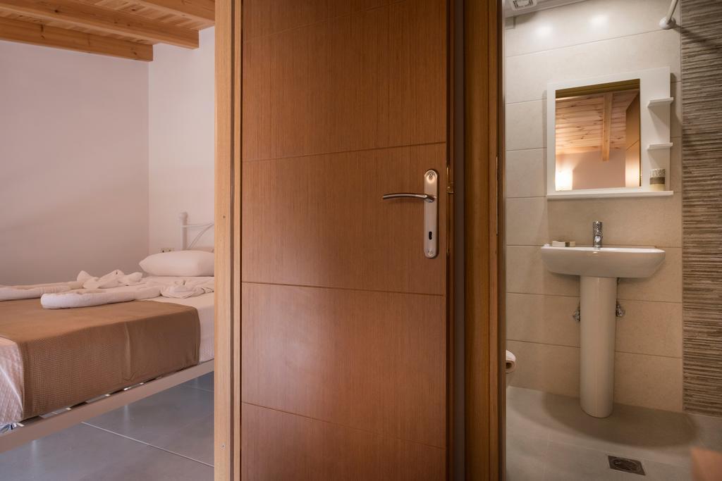 Athina Apartments Near The Sea Platania Platanés Exterior foto